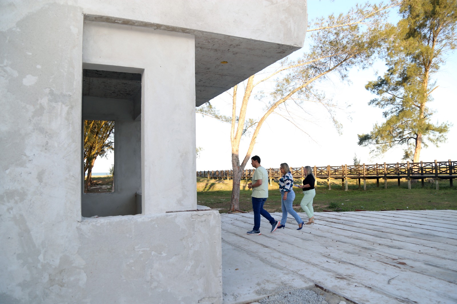 Santa Clara prefeita visita obras e anuncia pavimentação em 8 ruas ASCOM SFI Wagner Fraga 1