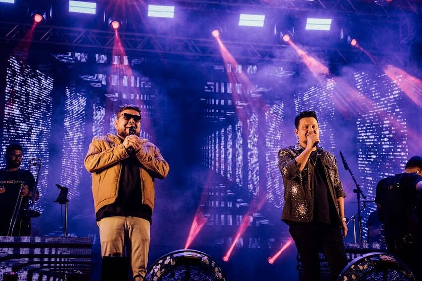 Dupla Júnior & Gustavo anima a festa de São Pedro nessa sexta-feira (27)